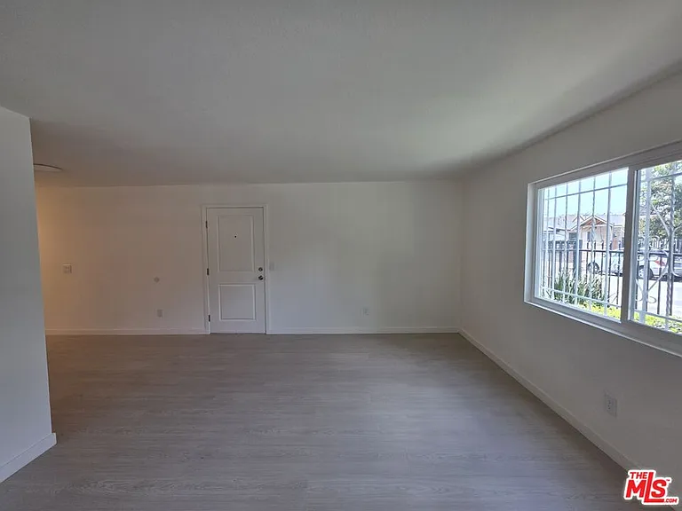 912 N Ridgewood Pl #2 — Photo 29