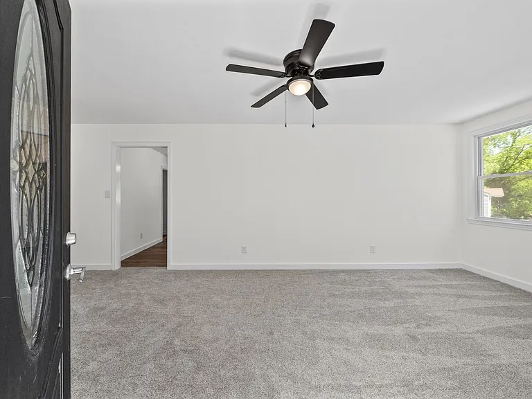 19 Chestnut Dr — Photo 4