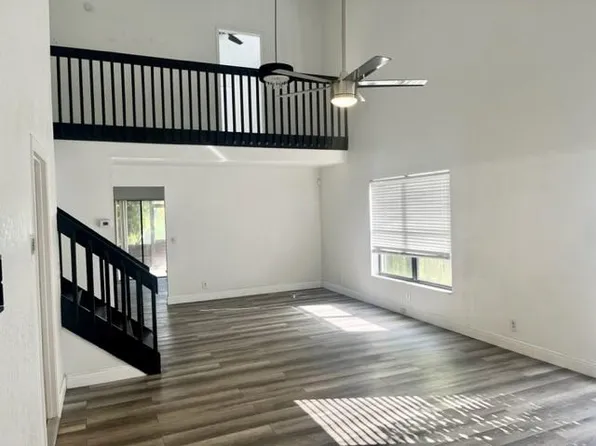 44 Tara Lakes Dr E, Boynton Beach, FL 33436