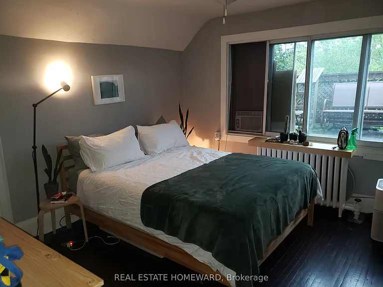 435 Parkside Dr #4 — Photo 13