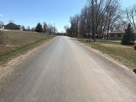 5th image of 20 Locust Ln