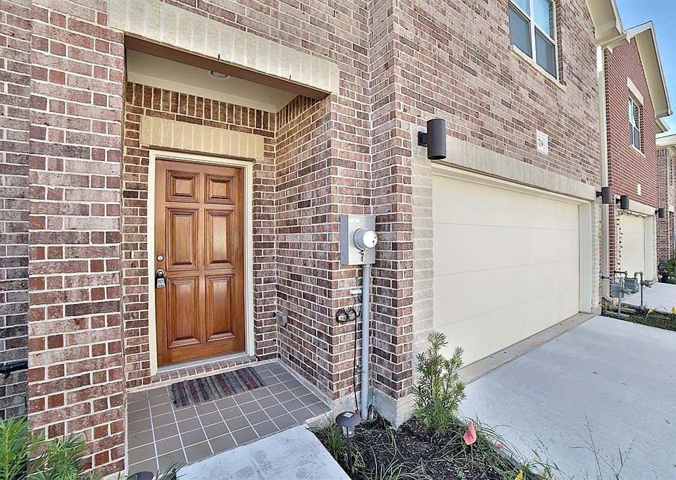 1st image of 3719 Main Poplar Dr