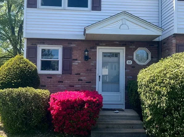 55 Empire St Unit 52, Chicopee, MA 01013