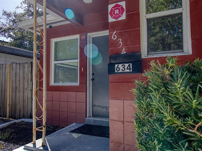 634 15th Ave S — Photo 2
