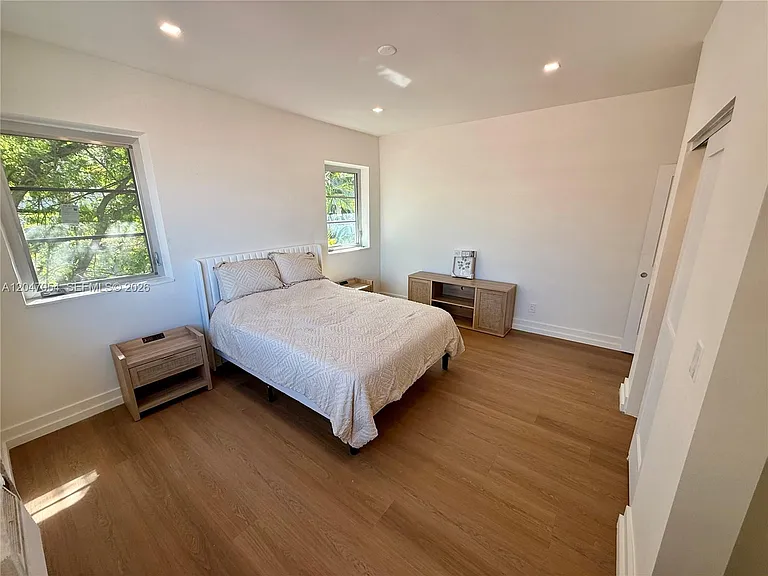 1535 West Ave #4 — Photo 13