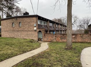 389 N Crystal Ave #A-2, Elgin, IL 60123