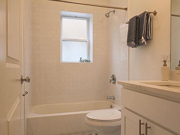 5th image of 6711 S Paxton Ave APT 2
