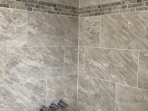 5th image of 500 E Maplehurst St APT 101