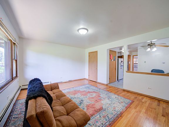 4th image of 16 King Arthur Ct APT 6