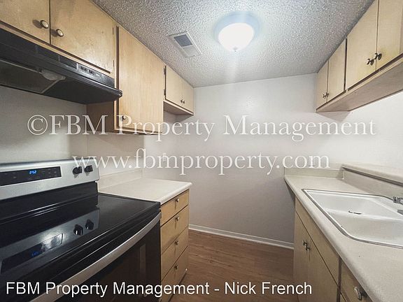 5th image of 800 N Clay St APT D14