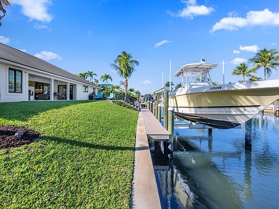 5th image of 9039 SE Hawksbill Way