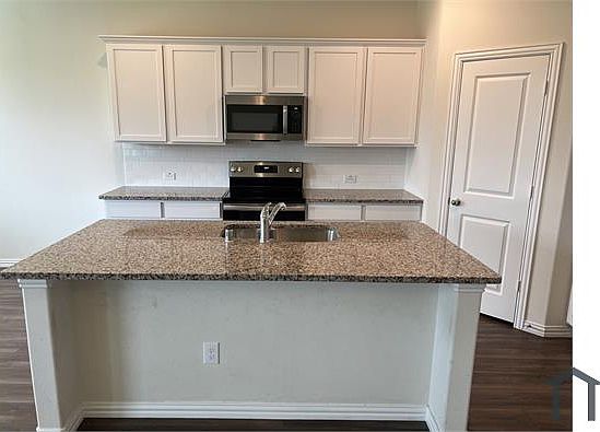 1st image of 513 Robinson Way