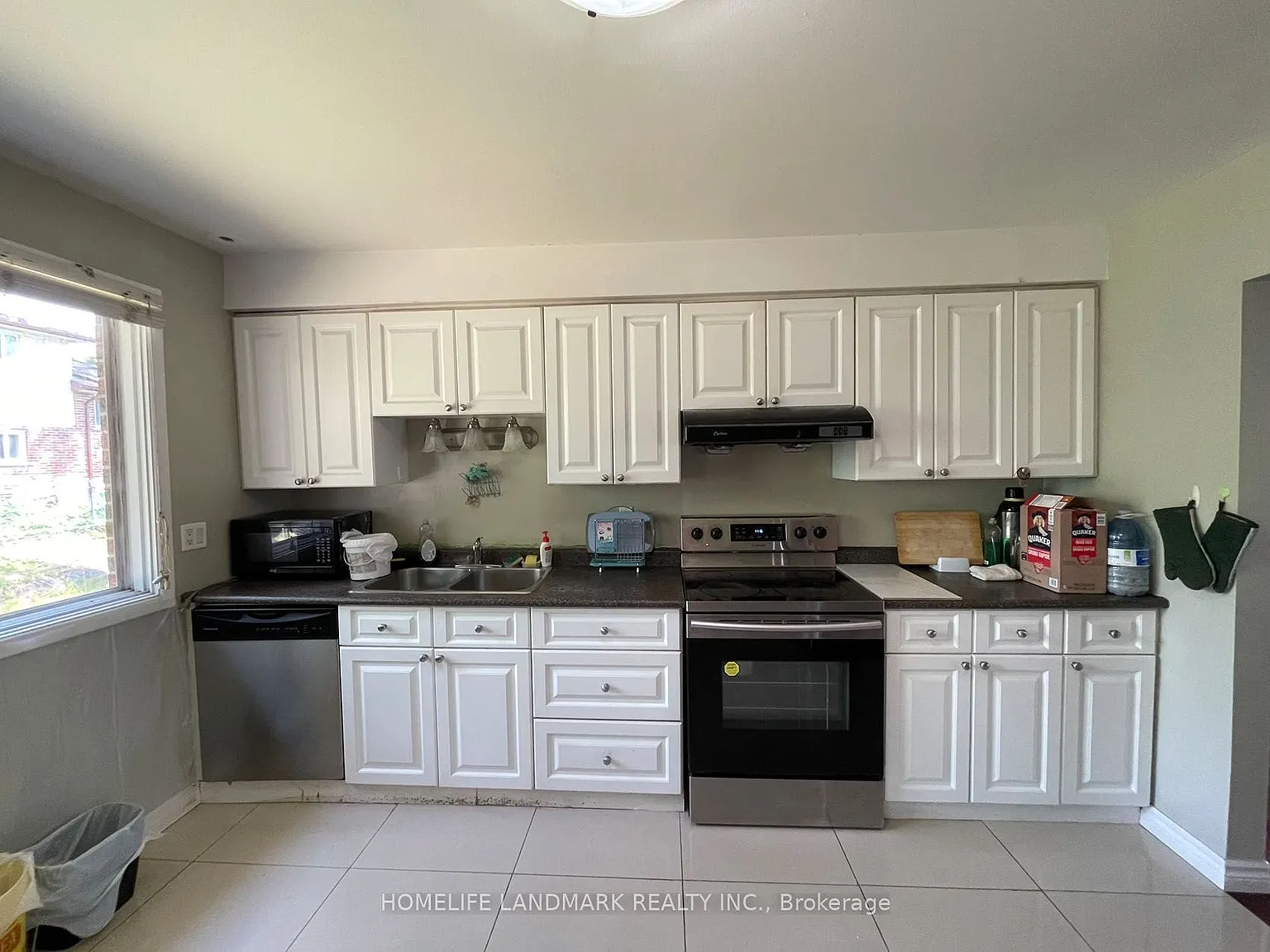 3 bed, $2,899 — Photo 2