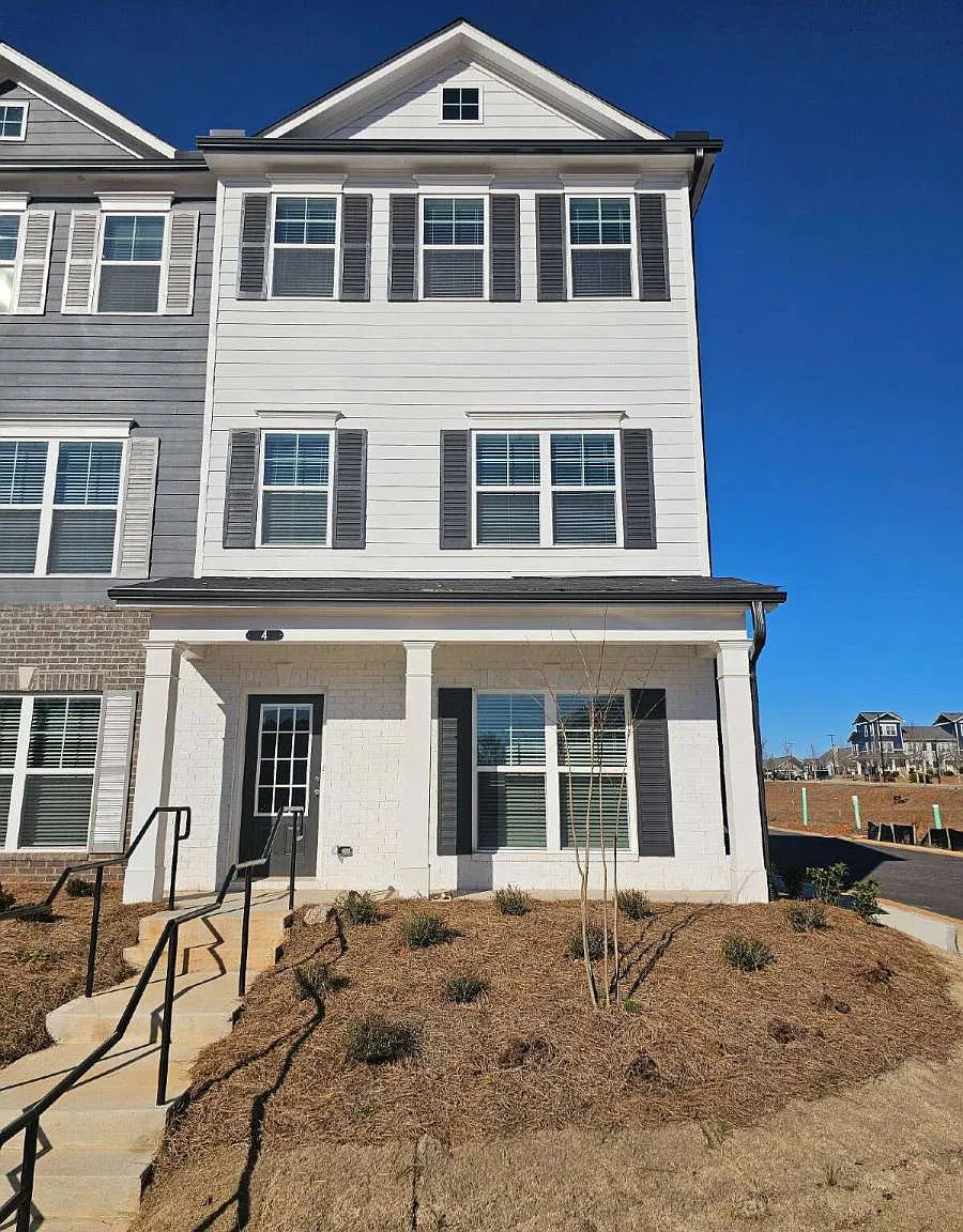 4 Silver Lane in Newnan, GA 30265 — Photo 2