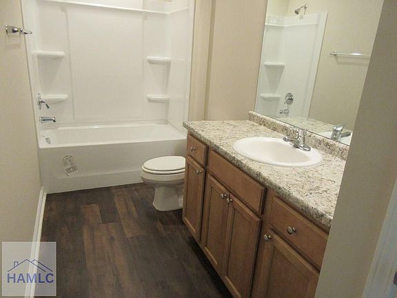 5th image of 402 W Mann St
