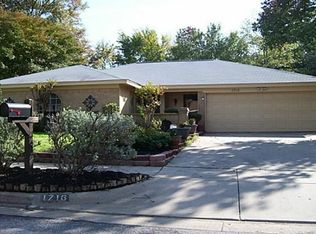1716 Brookhaven Cir, Bedford, TX 76022