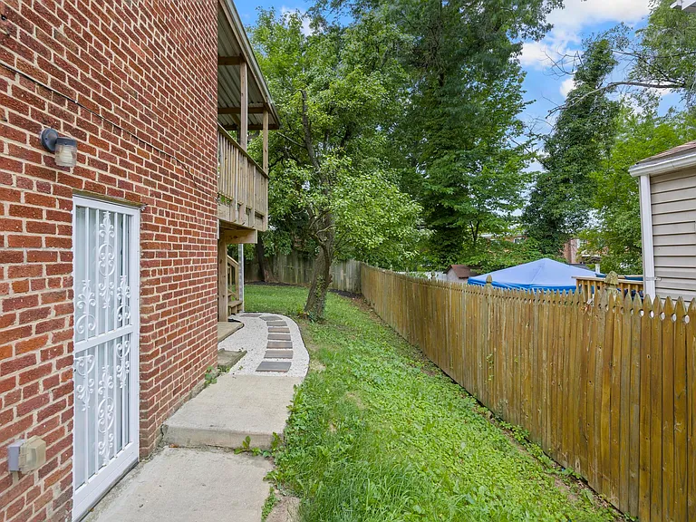 716 Audrey Ln — Photo 47