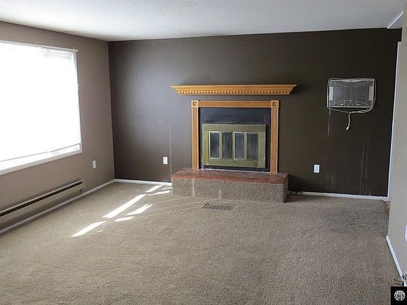 2nd image of 814 Arroyo Ave
