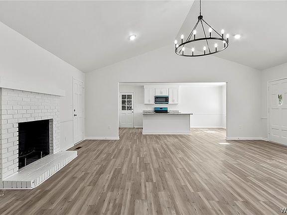 5th image of 1004 Greystone St