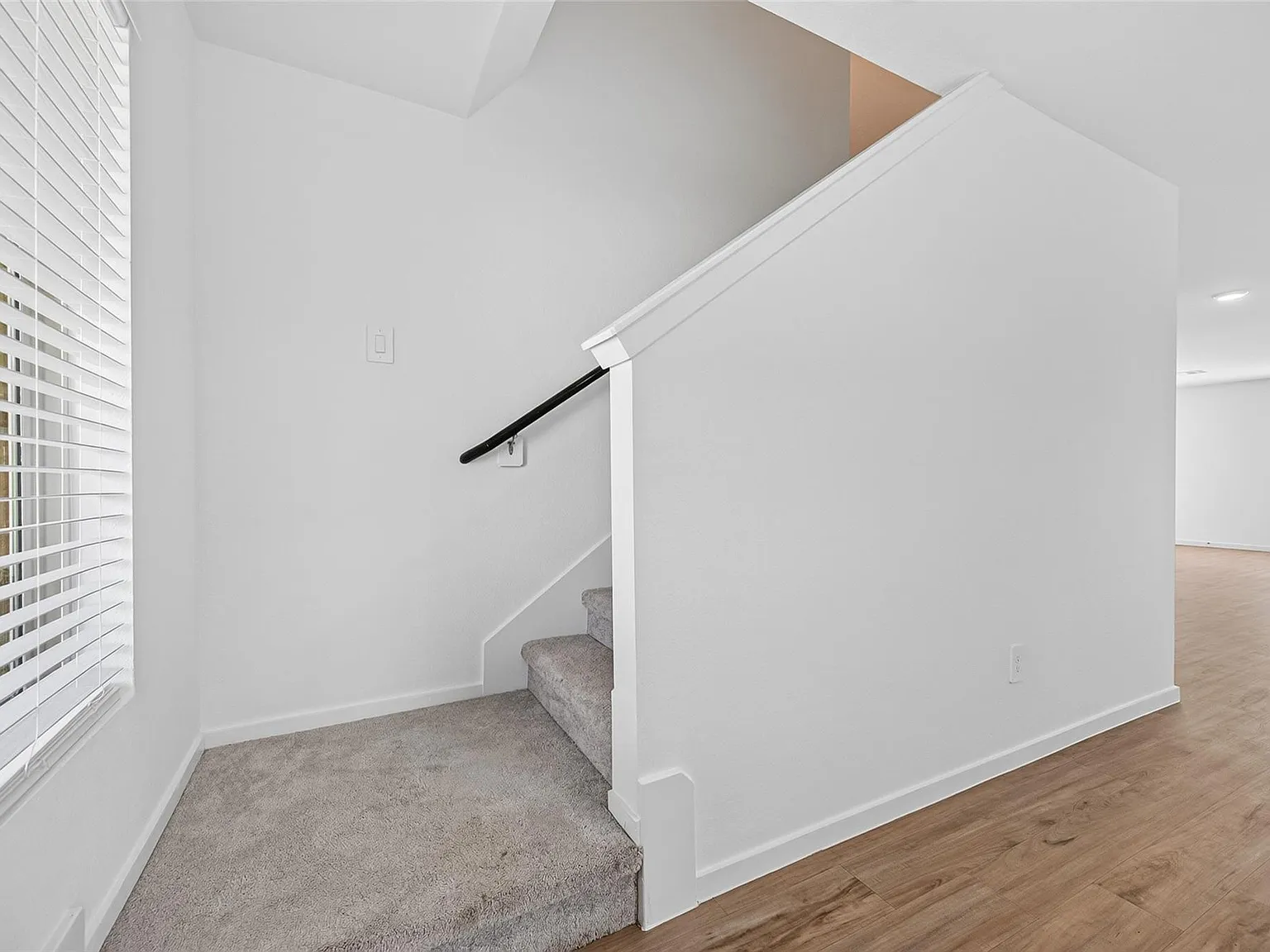 4 bed, 2.5 bath, 2300 sqft, $2,200 — Photo 4