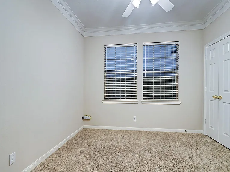 5365 Lampasas St — Photo 19