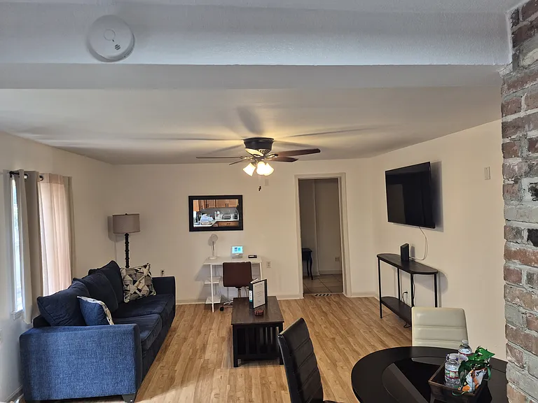 Napoleon Ave — Photo 7