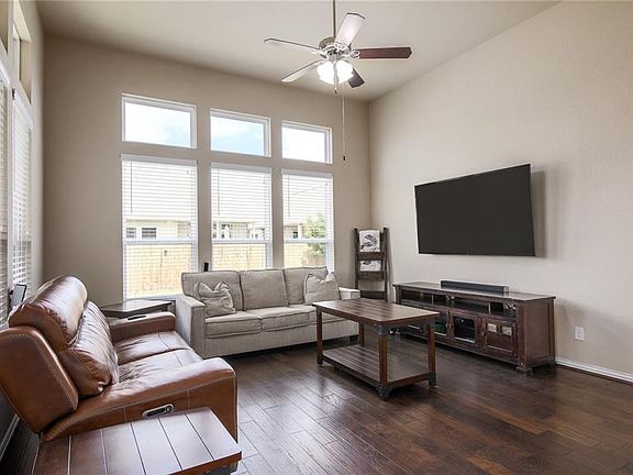 5th image of 8008 Bassano Dr