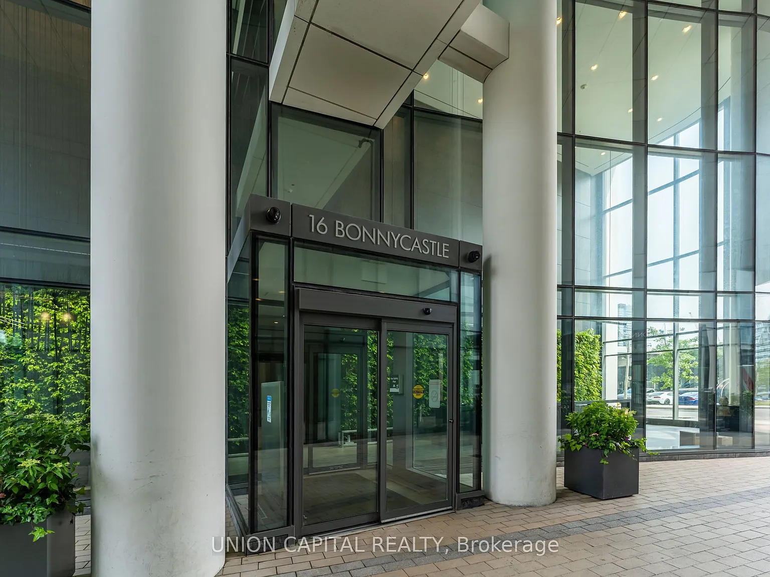 16 Bonnycastle St — Photo 3