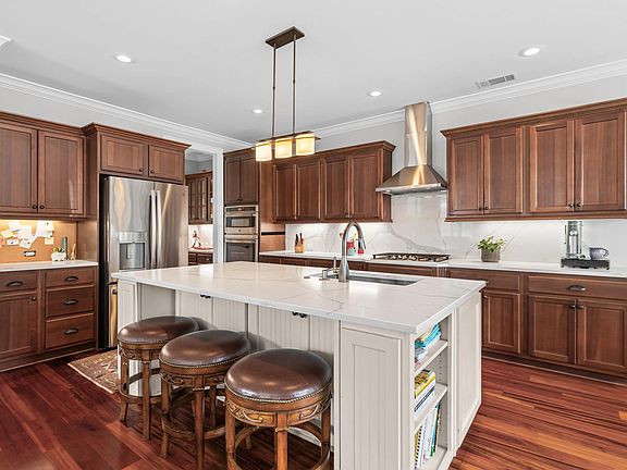 2nd image of 1275 Blakeway St