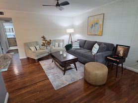 320 Lakeview St