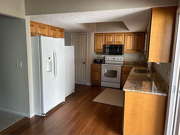 2nd image of 1302 Norwich Ln
