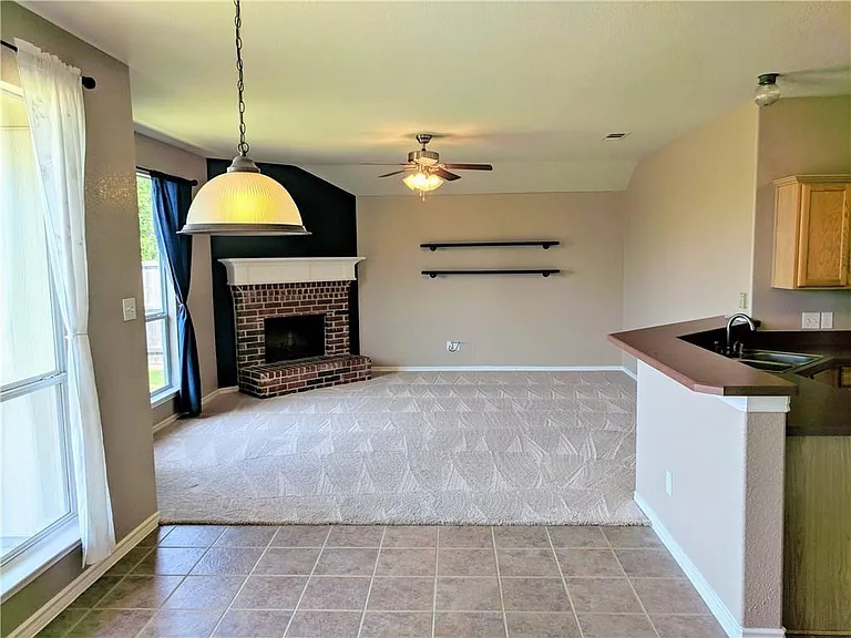 2200 Fieldcrest Dr — Photo 19