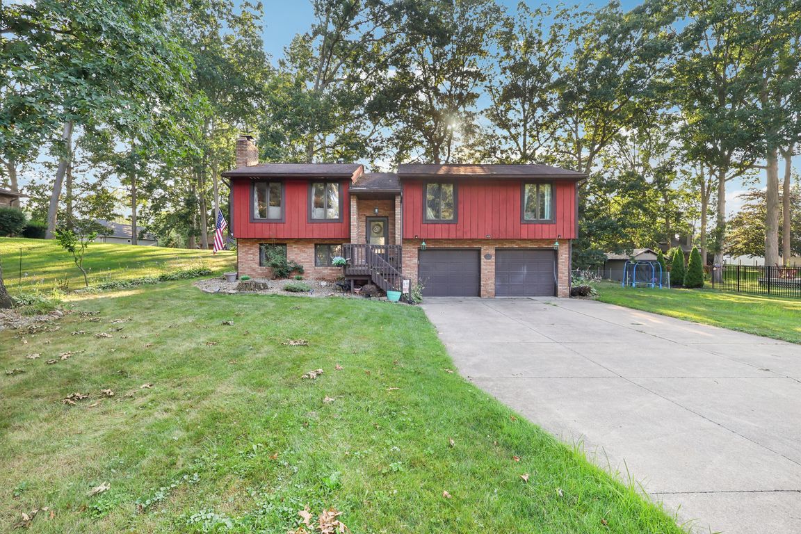 Fern Ave-S2207-001.jpg
