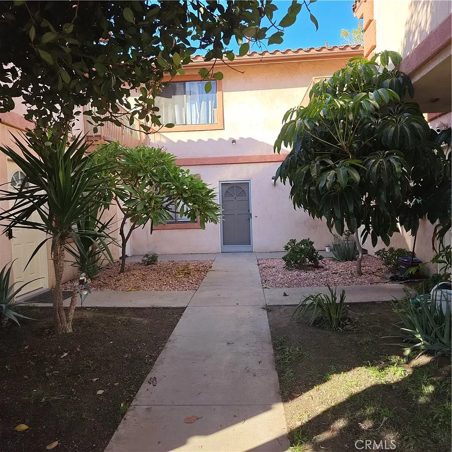 3 bed, 2.5 bath, 1500 sqft, $3,750 — Photo 3