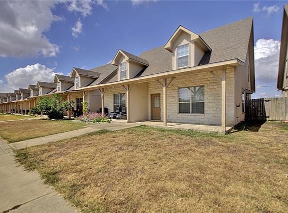 2nd image of 200 Sandstone Dr APT E