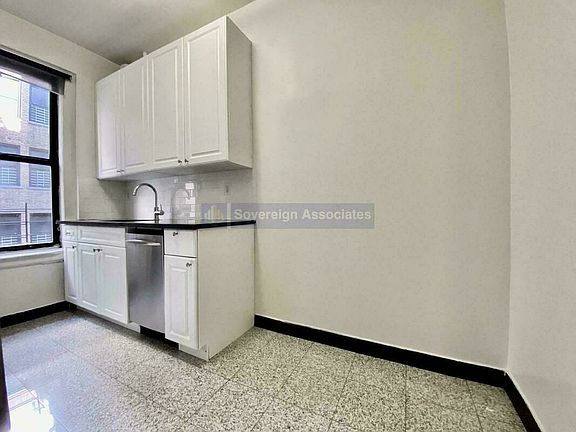 5th image of 664 W 163rd St #302