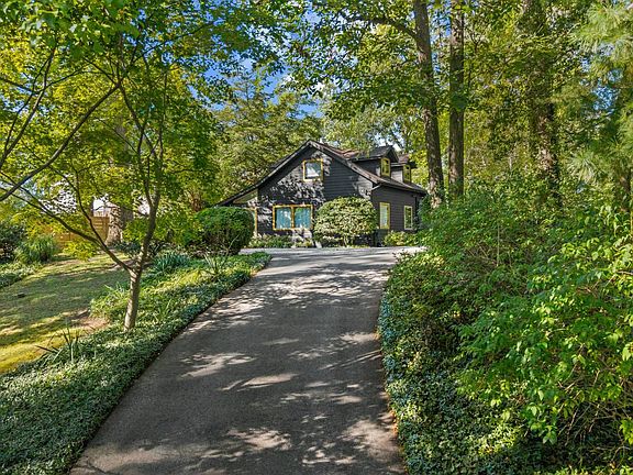 4th image of 3030 Edgewater Dr