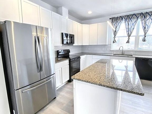 2nd image of 3969 Trailway Commons Cir