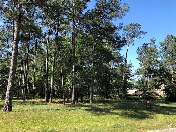 3rd image of Mohawk Ln