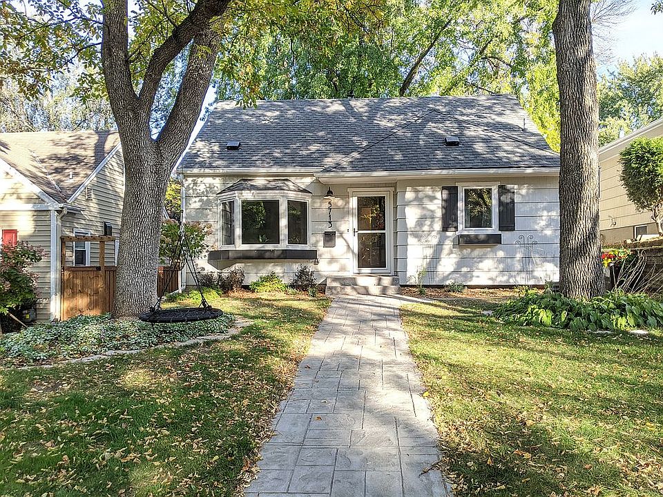 Adorable home in Armatage.