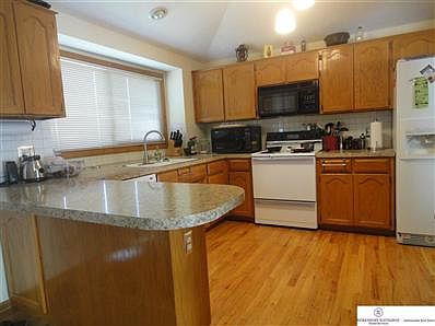 4th image of 8104 S 152nd St