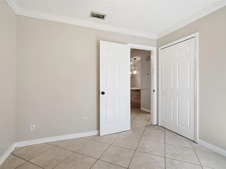 7403 Providence Rd — Photo 30