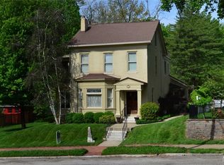 1114 Henry St, Alton, IL 62002