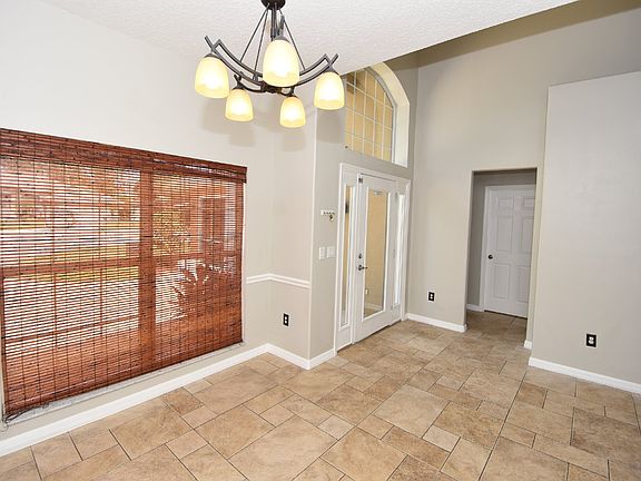 5th image of 10 Lake Placid Pl