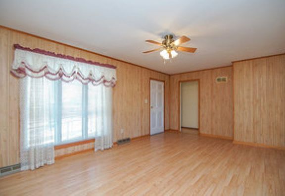 5th image of 1210 E Bronson St