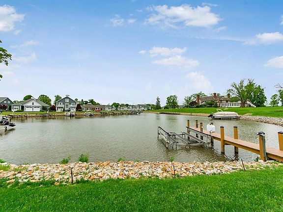 3rd image of 9555 Cypress Dr
