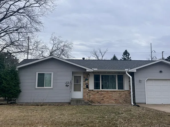 808 1st St NE, Osseo, MN 55369