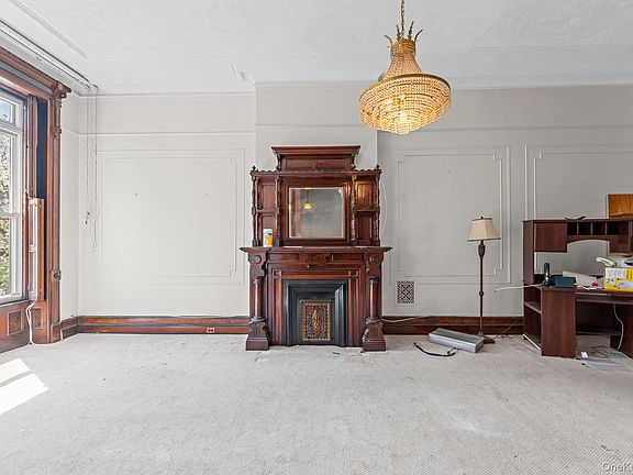 4th image of 367A Quincy Street