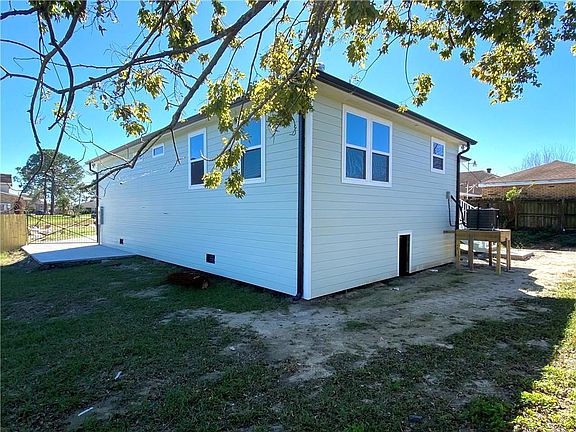 3rd image of 11341 N Parkwood Cir