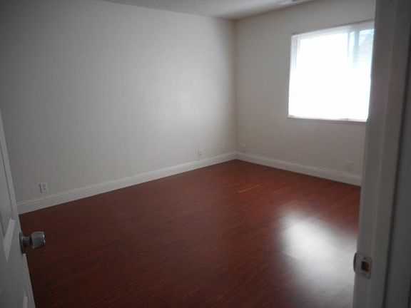 5th image of 811 Seabright Ave